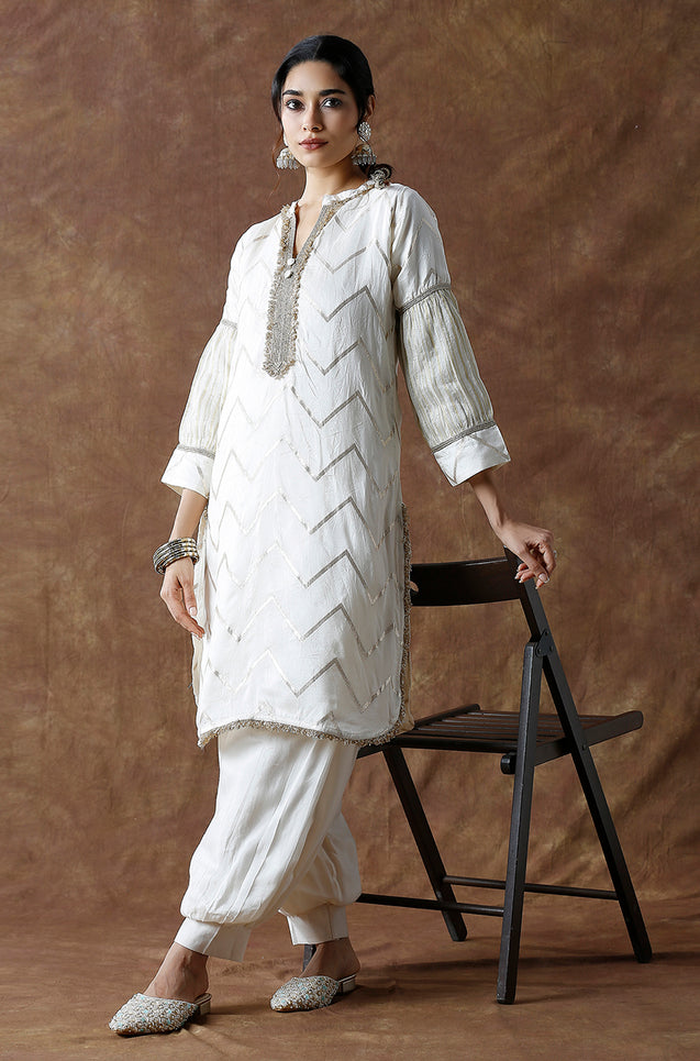 NOORANI-Cream Chevron Pattern  Kurta With Pathani Pants