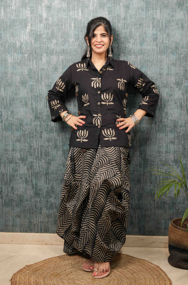 Black Lotus  Printed  Turkey Skirt With Short  Shirt