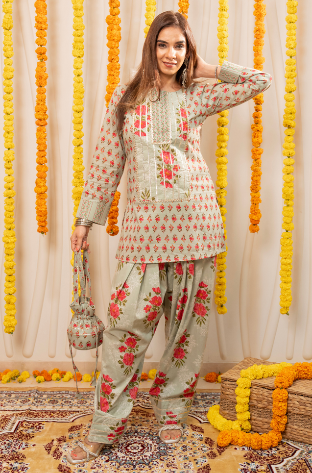 AAFREEN-  Floral  Printed Farshi Salwar set with Potli Bag