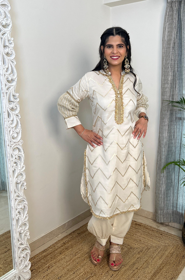 NOORANI-Cream Chevron Pattern  Kurta With Pathani Pants
