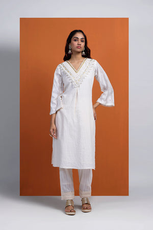 HOOR -  V-Neck Lace Patched  Long Kurta With Pants