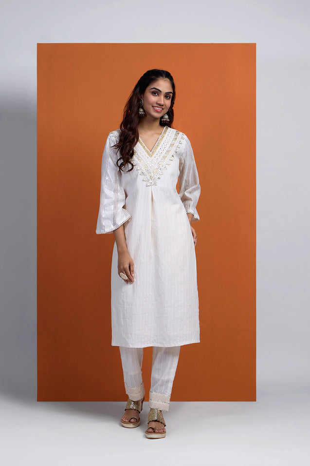 HOOR -  V-Neck Lace Patched  Long Kurta With Pants