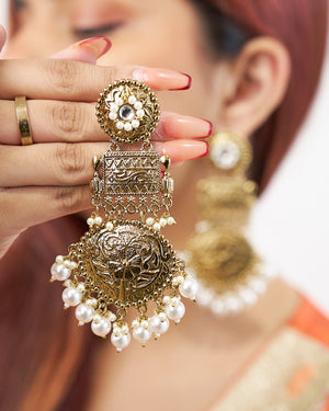 HUNAR Pearl Studded Chandbalis