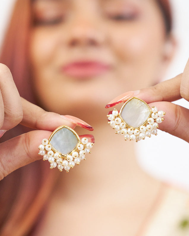 SANJHN Ivory Studs