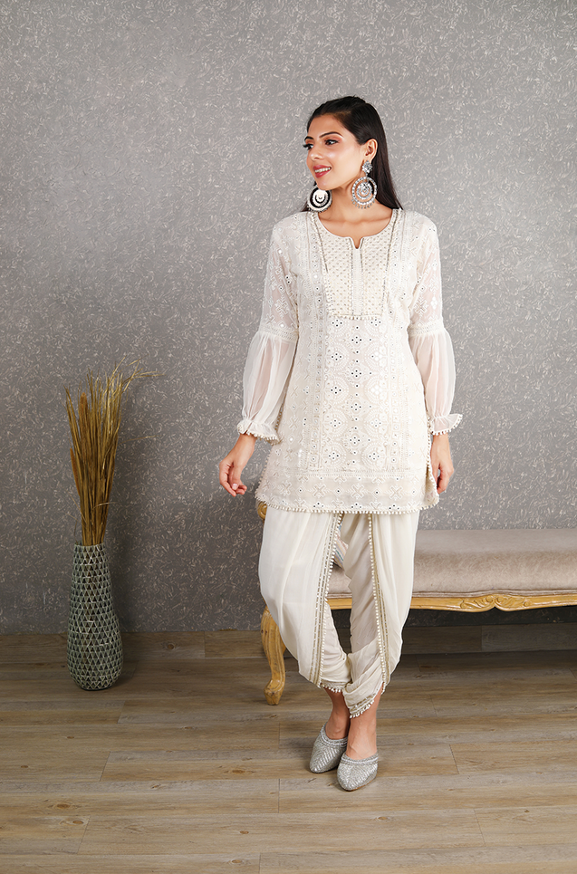 Buy online Nazrana White Short Chikankari Kurti from Kurta Kurtis for Women  by Nazrana Chikan for ₹1560 at 0% off | 2024 Limeroad.com