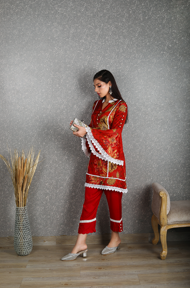 Red Floral Printed Two Piece Set With Kurta And Pants